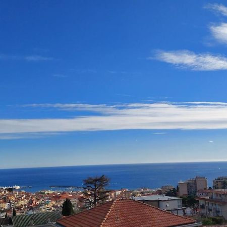 La Casa Di Ermes - Ampio Luminoso Appartamento A Tre Minuti Dal Centro Σαν Ρέμο Εξωτερικό φωτογραφία