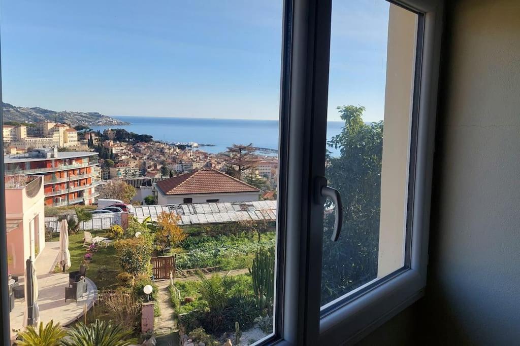 La Casa Di Ermes - Ampio Luminoso Appartamento A Tre Minuti Dal Centro Σαν Ρέμο Εξωτερικό φωτογραφία