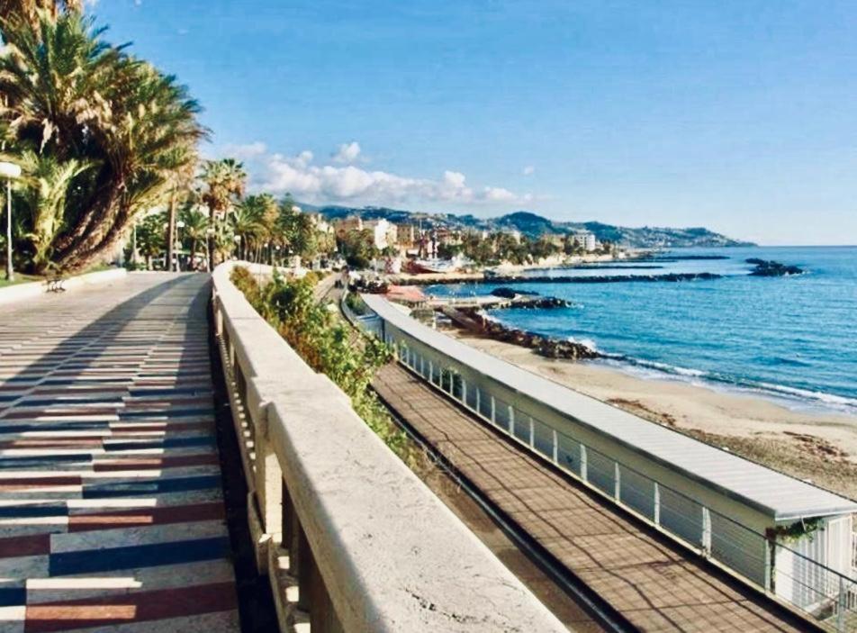La Casa Di Ermes - Ampio Luminoso Appartamento A Tre Minuti Dal Centro Σαν Ρέμο Εξωτερικό φωτογραφία